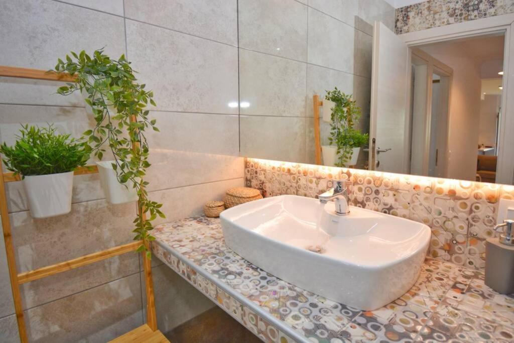 Potamos Deluxe White Apartment Exterior foto